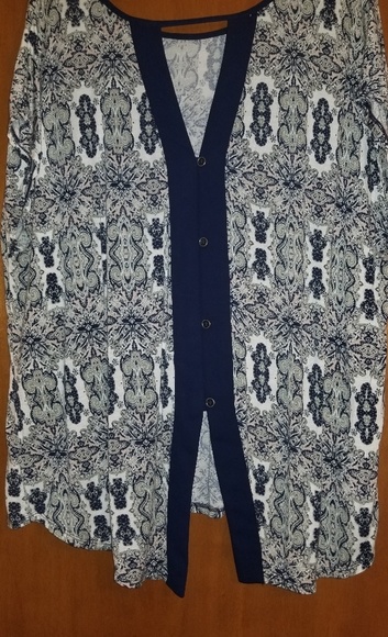 Maurices Navy patterned tee w/back details - Picture 2 of 3